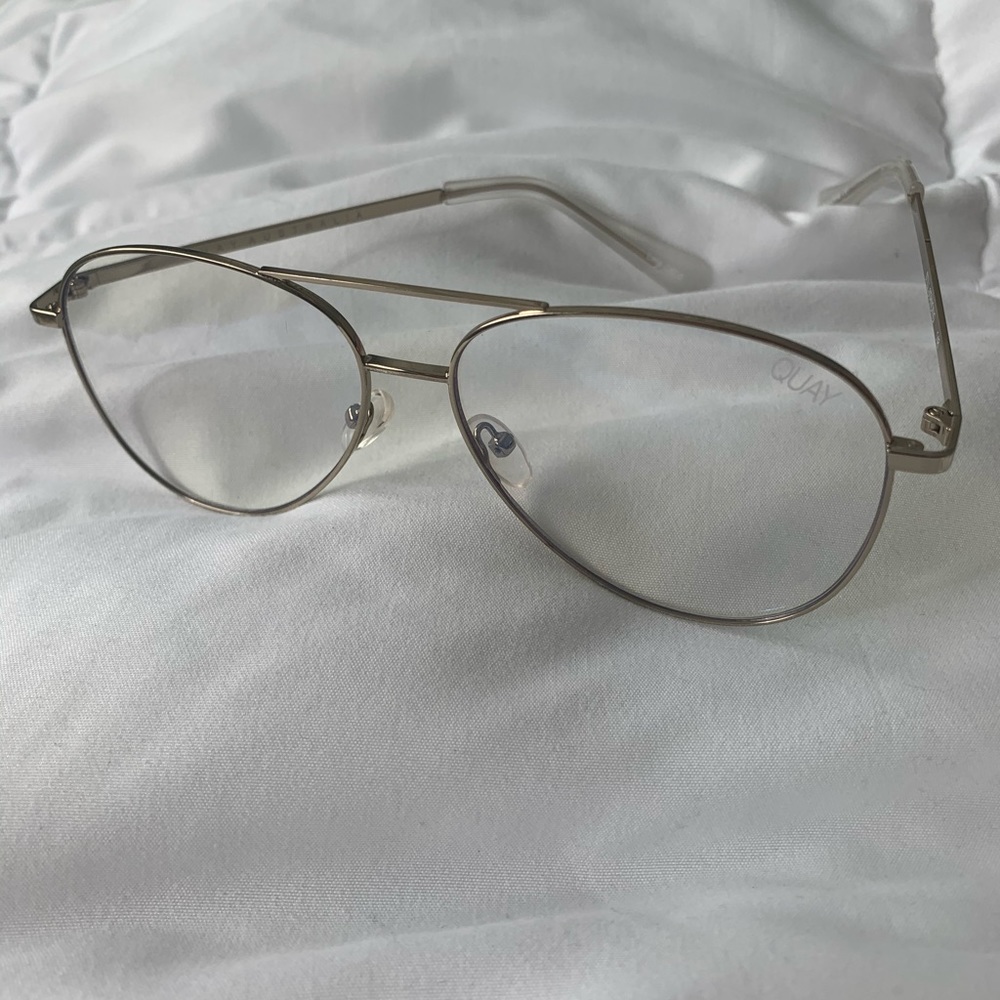 Quay Still Standing Glasses